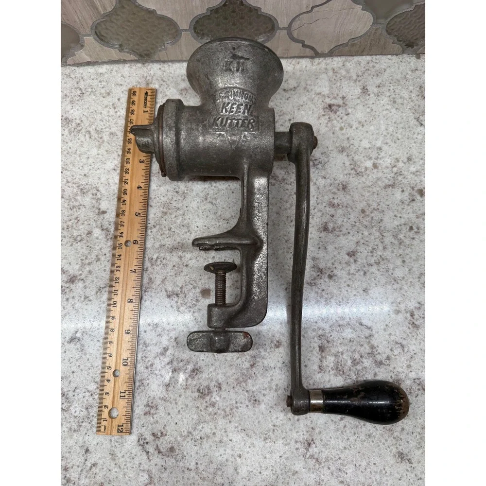 Vintage EC Simmons Keen Kutter Cast Iron Hand Crank Meat Grinder Food Chopper